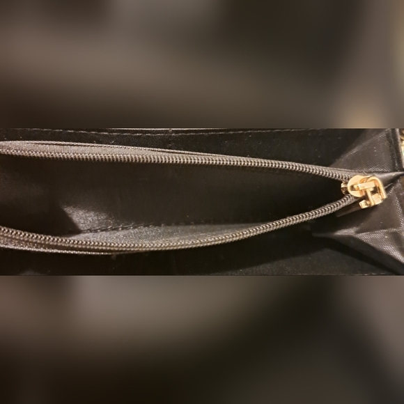 Vintage Bebe Y2K Gianna Vegan Black Leather Zip Around Signature Clutch Wallet - Picture 4 of 11